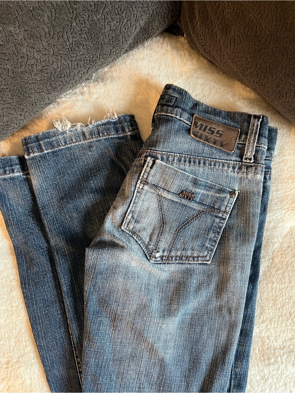 Miss Sixty Karen Low Rise Flare Jeans Women’s Size 27 Y2K Distressed Denim 28x31